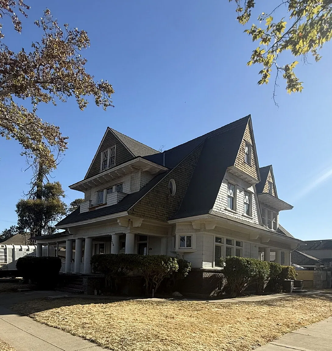 2306 K St — Photo 1