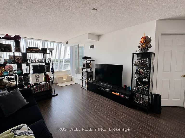 18 Spring Garden Ave #Penthouse 107 — Photo 5