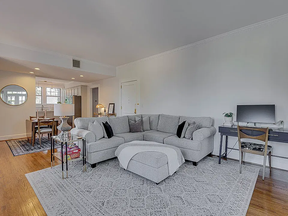 10 Manly St #E2