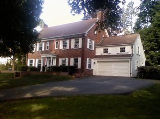 3 Tyler Ct, Northampton, MA 01060