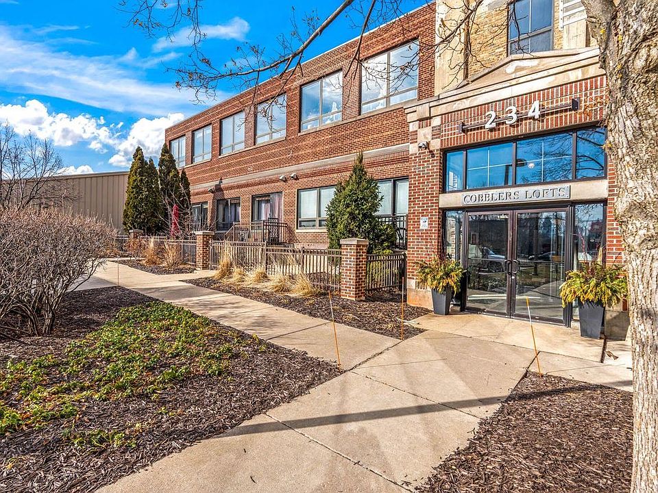 1st image of 234 East Reservoir AVENUE #208