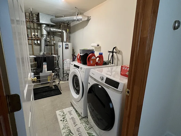 5 Roosevelt Ave #B — Photo 36