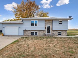 706 1st Ave SW, Farley, IA 52046