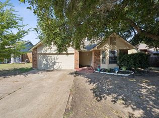 411 Benjamin Ln, Arlington, TX 76002