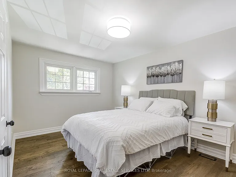 351 Strathcona Dr — Photo 25