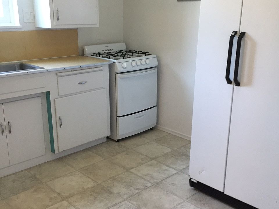 2nd image of 16 Octavia St #B