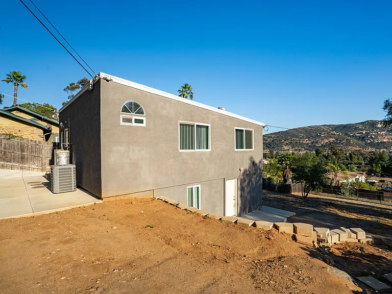 10177 Hawley Rd — Photo 47