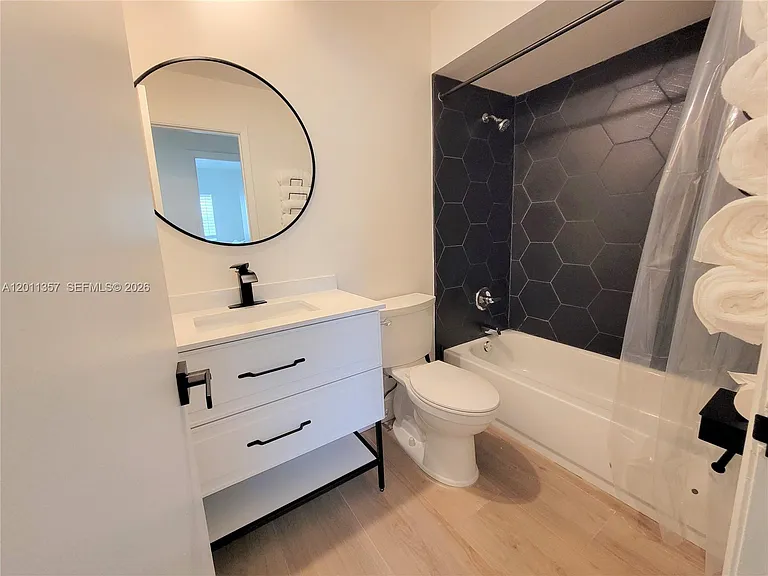 735 Tradewind Dr — Photo 40