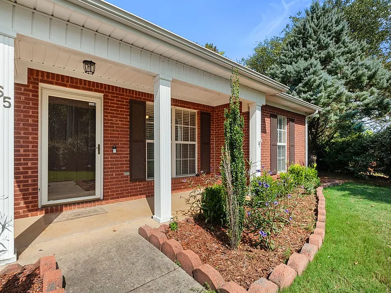 165 Brass Oak Dr — Photo 8