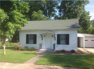 209 E Pennsylvania St, Staunton, IL 62088