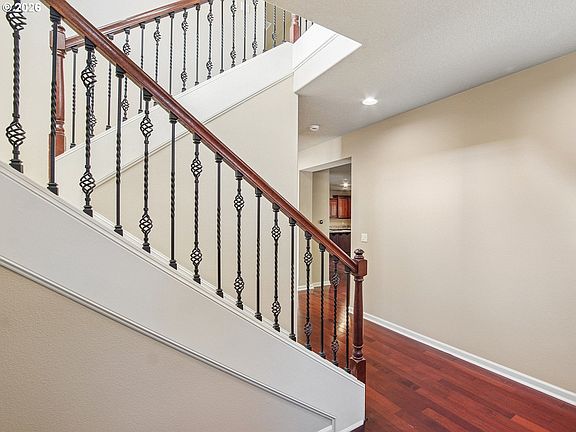5th image of 18233 SW Santoro Dr