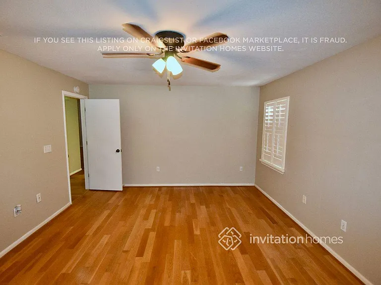 7028 Doehring Dr — Photo 10