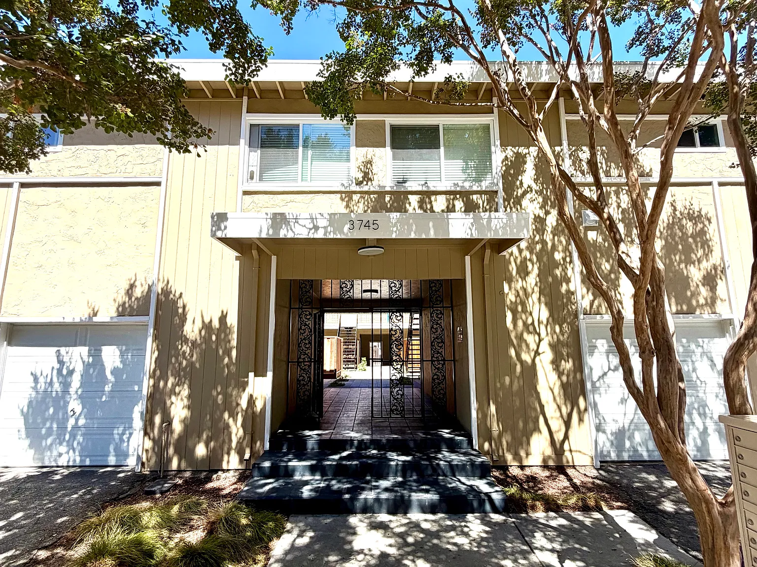 3745 Miramar Way — Photo 2