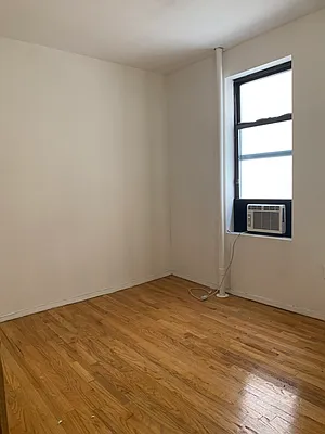 Rented by Dynamik Realty | media 8