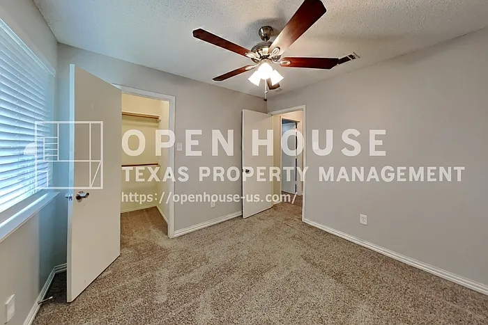 400 Valley Mills Dr — Photo 17