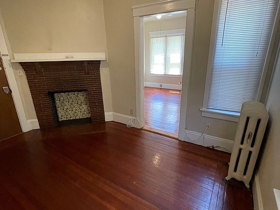 3rd image of 244 Bowen St APT 1
