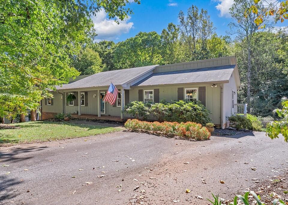 1st image of 521 Turner Ashby Rd