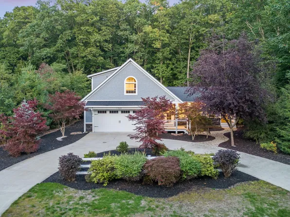 11520 Oak Grove Rd, Grand Haven, MI 49417