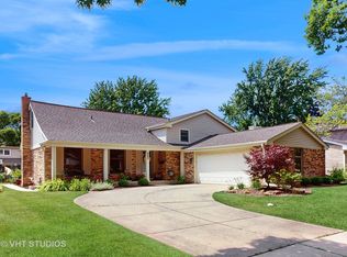 3026 N Stratford Rd, Arlington Heights, IL 60004