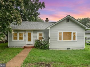 143 5th St, Colonial Beach, VA 22443