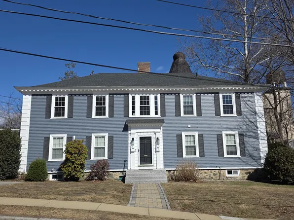 9 Kenilworth St #9, Andover, MA 01810