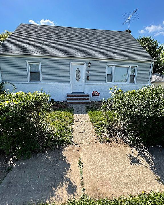 1st image of 12 Roscoe Pl