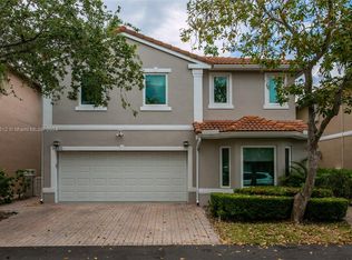 1430 Sweetbay Way, Hollywood, FL 33019