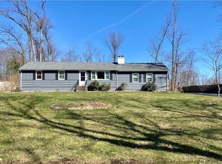 49 Julian Dr, Hamden, CT 06518