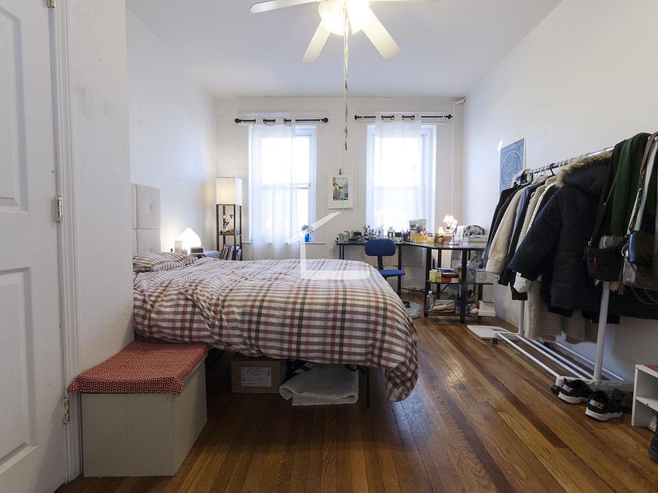 2nd image of 4 Brighton Ave #8