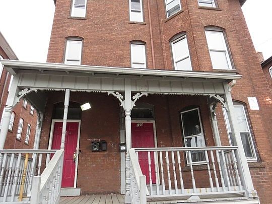 2nd image of 125 Babcock St