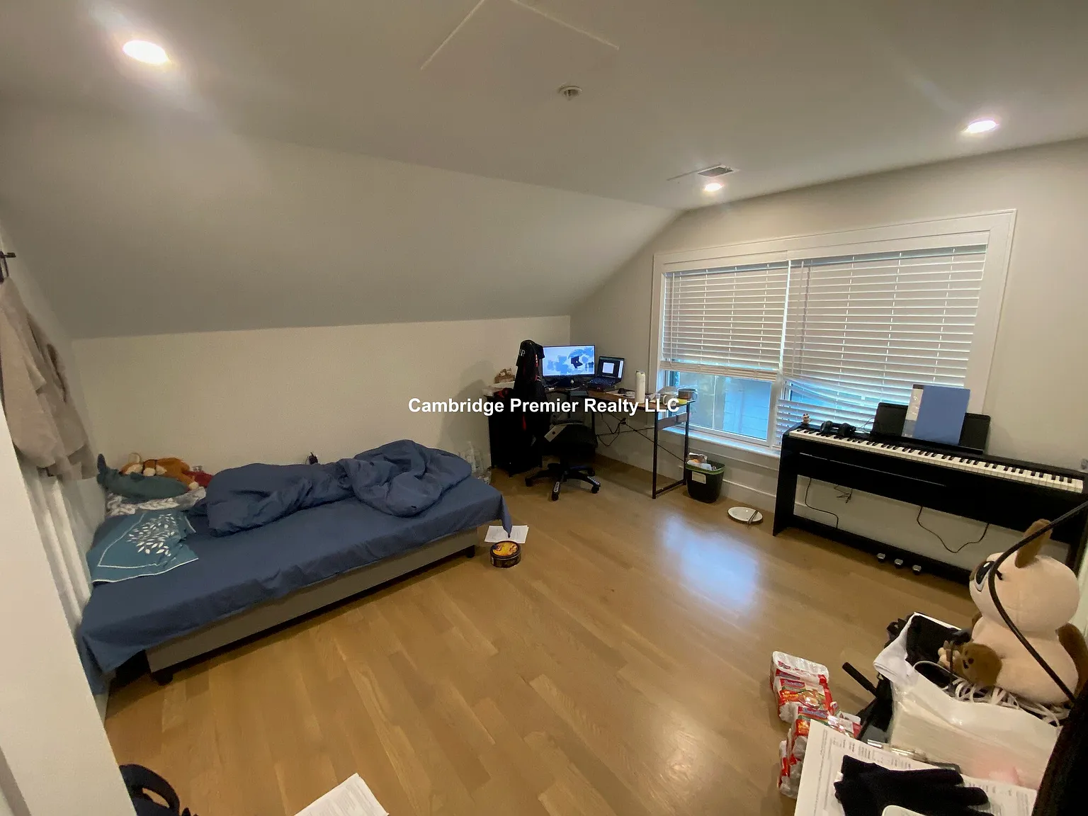 3 bed, $5,400 — Photo 4