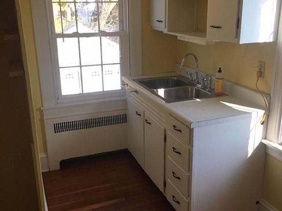 4th image of 17 Parkway Ave #2