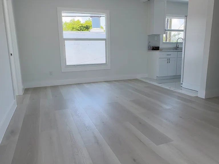 434 NE 7th Ave #7 — Photo 9