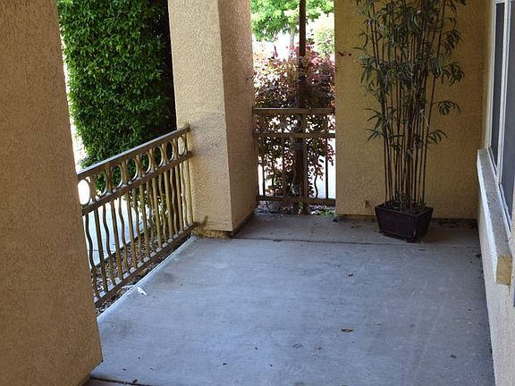 3rd image of 1070 Cypress Run Dr