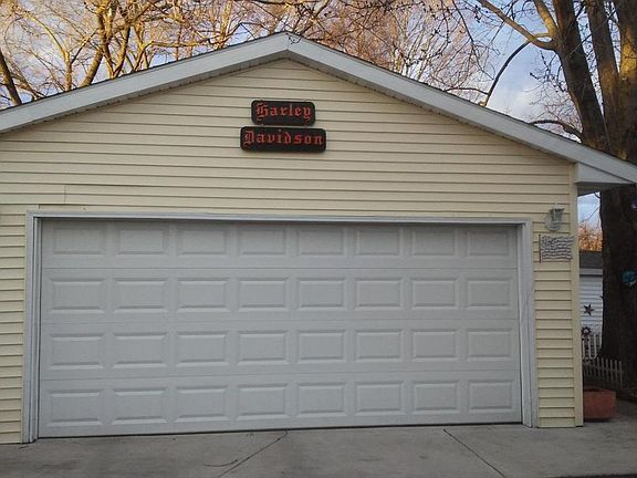 2nd image of 121 Lemyra St SE