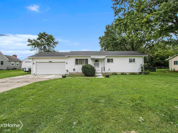 2426 Howe Rd, Burton, MI 48519