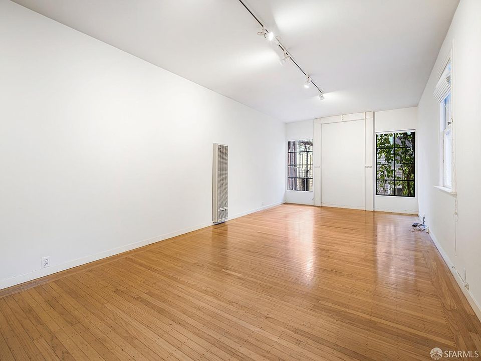 1st image of 28 Bellair Pl