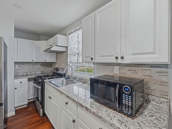 5th image of 137 New St #1