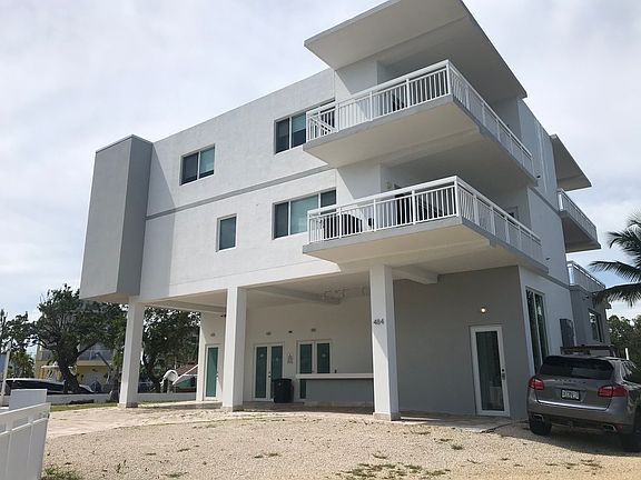 3rd image of 482 Summerland Rd Penthouse 2