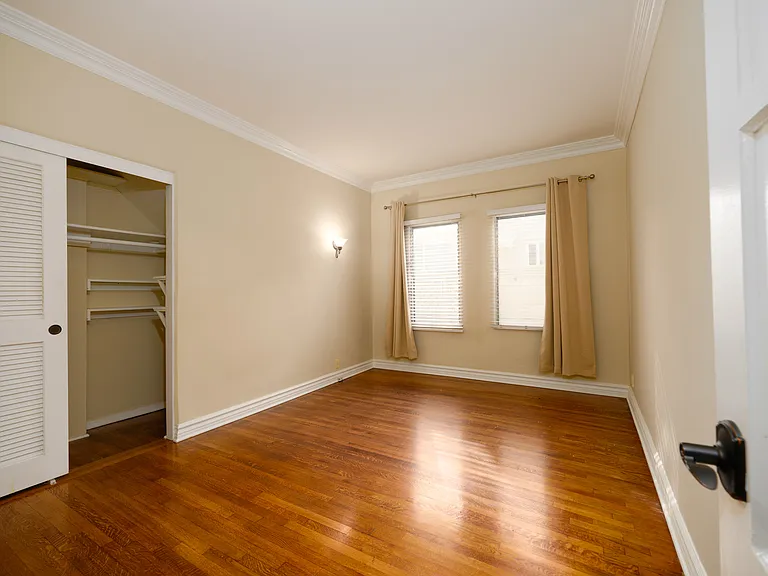 152 N Arnaz Drive — Photo 8