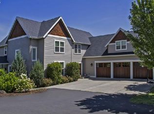 1103 Country Club Rd, Hood River, OR 97031