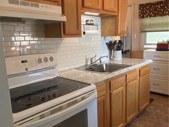 3rd image of 203 Forestwood Ave