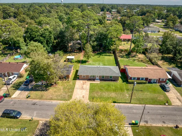 7112 Melrose Dr, Biloxi, MS 39532
