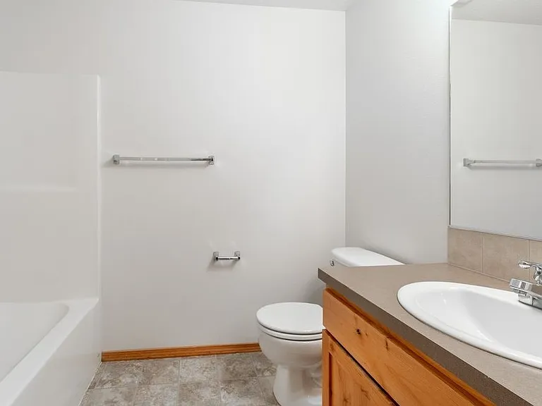 2356 E 3rd St — Photo 5