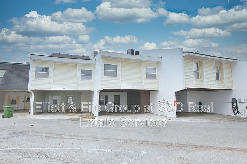 1st image of 2217 9th St SE