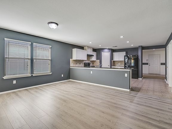 5th image of 205 Carrington St