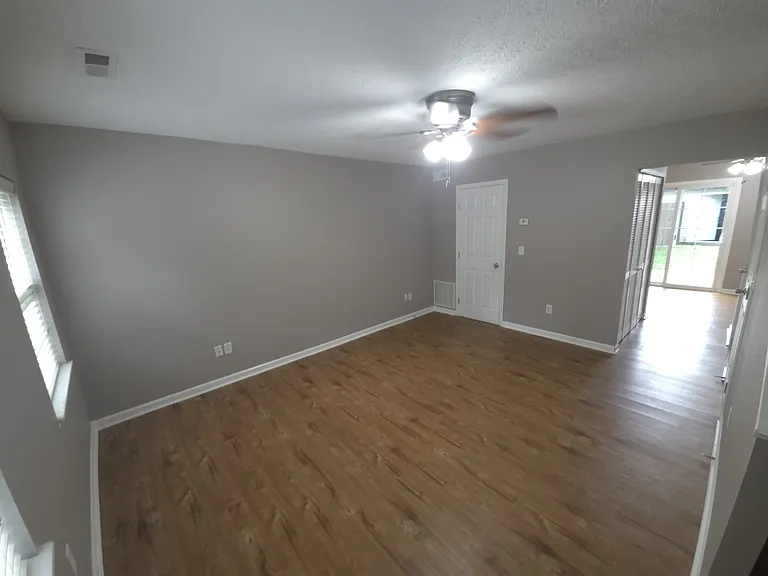366 E Mithoff St — Photo 12
