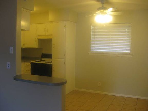 Kitchen & Dining