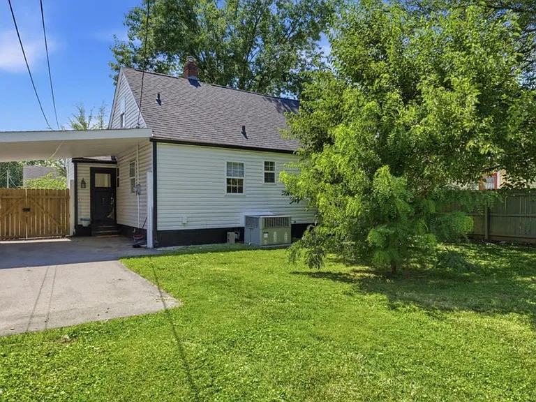 427 Harris Pl — Photo 9