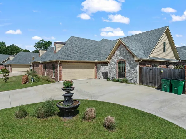 259 Stonegate Dr, Carthage, TX 75633